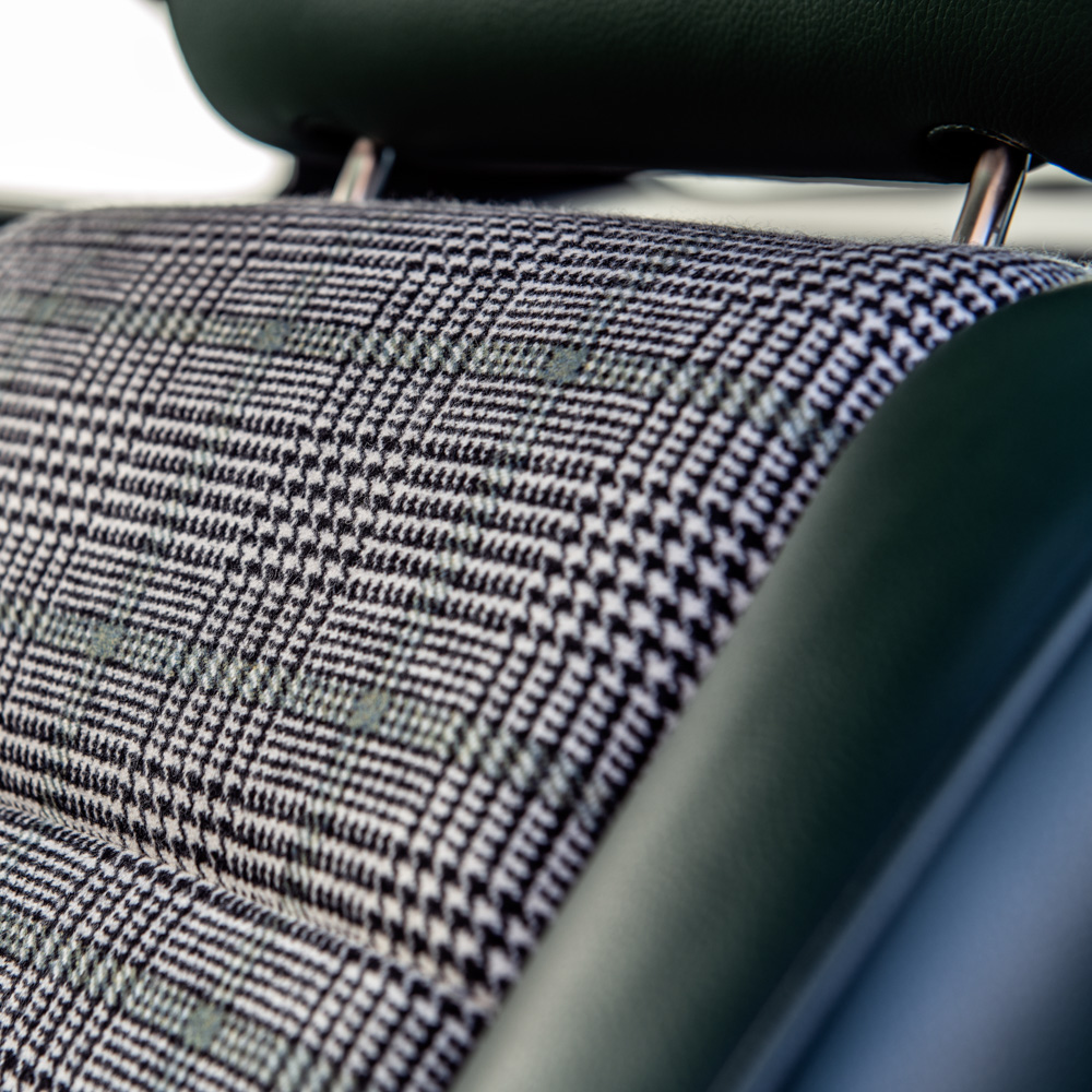 singer-classic-porsche-911-driver-seat